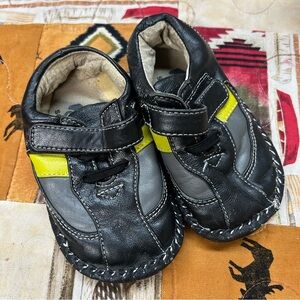 See‎ Kai Run Russell sneakers